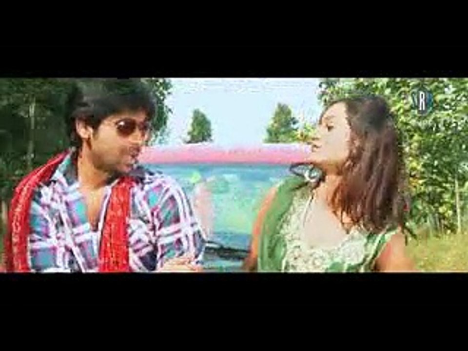 Aey Naina Nano Car Se - Hot Bhojpuri Movie Song_clip1