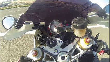 Un motard à 322 km/h sans gants