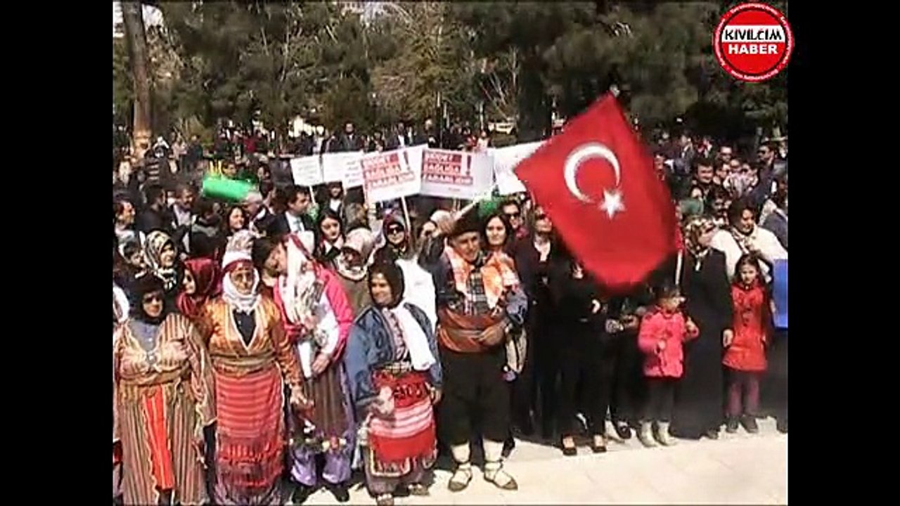 Kadınlar ayakta