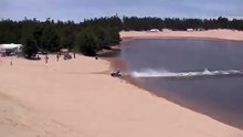 ride on water海灘車高速過河
