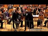 Orchestre avec machine à écrire