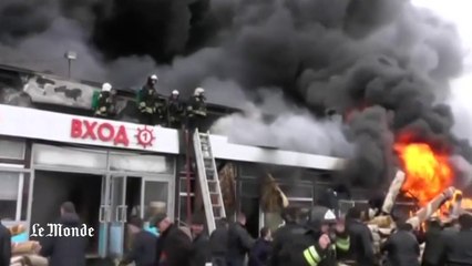 Video herunterladen: Un incendie meurtier ravage un centre commercial en Russie