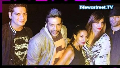 Bikini clad Bipasha enjoys vacations in Goa