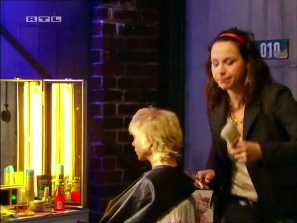 190x_Lenas Fassade bricht zusammen