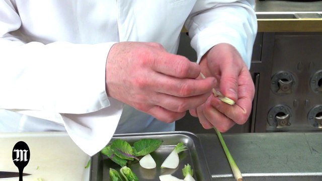 Astuce de chef : comment cuisiner la pâte de curry avec William Ledeuil ?