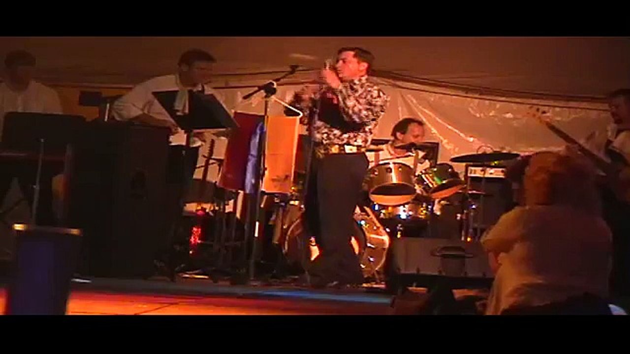 EP Express performs 'Steamroller Blues' at Elvis Week 2006 Elvis Presley song (video)