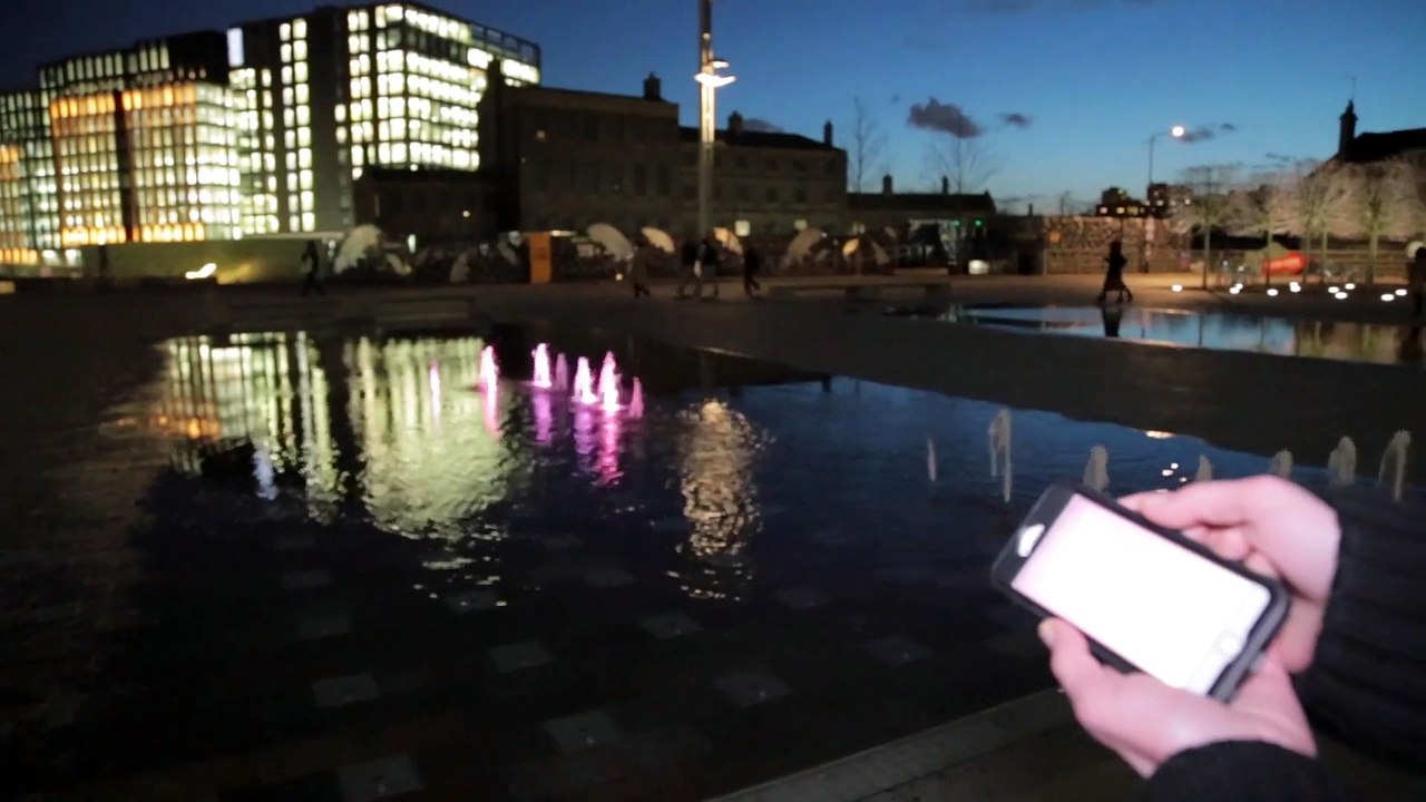 A Londres, vous pouvez jouer à Snake avec une fontaine