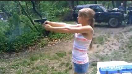 Genç Kızın Silah Merakı Pahalıya Patladı