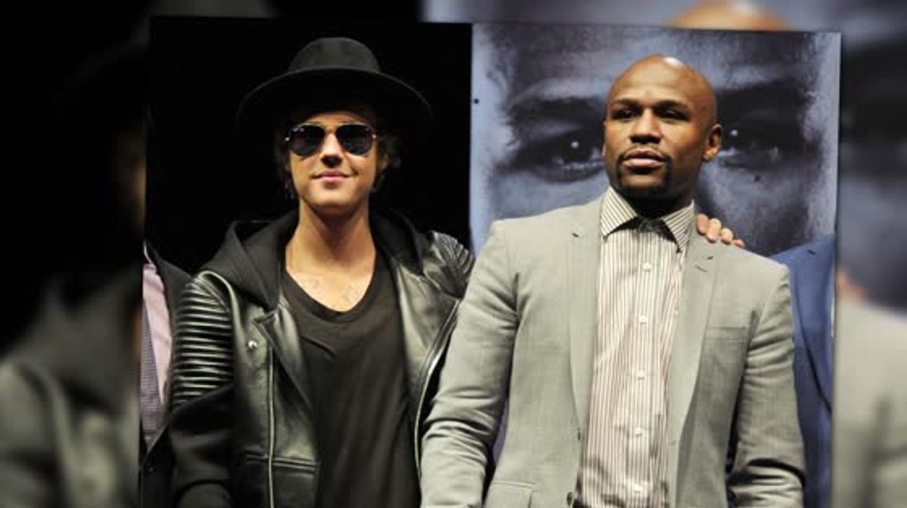 Justin Bieber Denies Being Floyd Mayweather's Right Hand Man