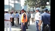 Bangladesh, paura per decine di operai sepolti dal crollo del tetto di un cementificio