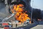 Un camion transformé en boule de feu sur une autoroute américaine