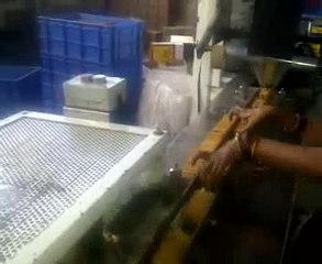 L CREAM BISCUIT WRAPPING MACHINE..benzler machinery products