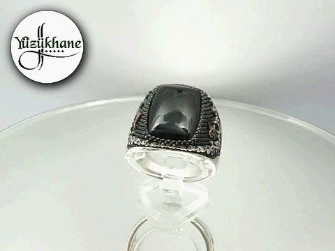 Oniks Taşlı Kenarları Oksitli Muhteşem Yüzük