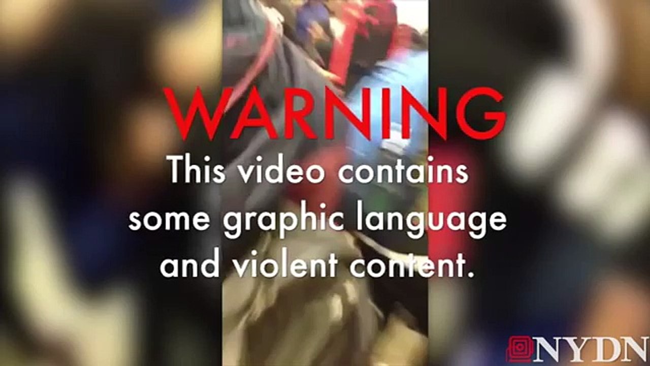 Meninas espancam cruelmente menina no McDonalds