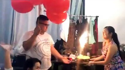 Ballons remplis à l'hélium et bougies...