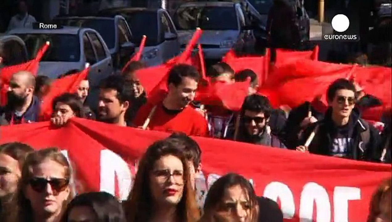Mehrere tausend Studenten demonstrieren gegen Schulreform in Italien
