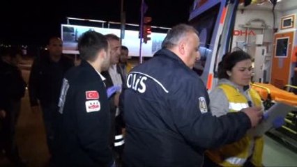 Kırmızı Işık Yanmadan Geçmek İsteyen Kamyonet Kazaya Neden Oldu