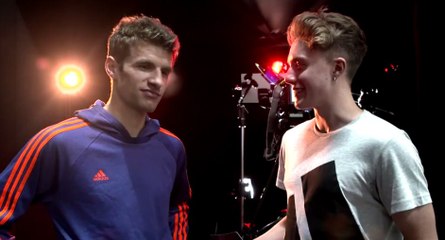 Funny interview with an english speaking Thomas Müller