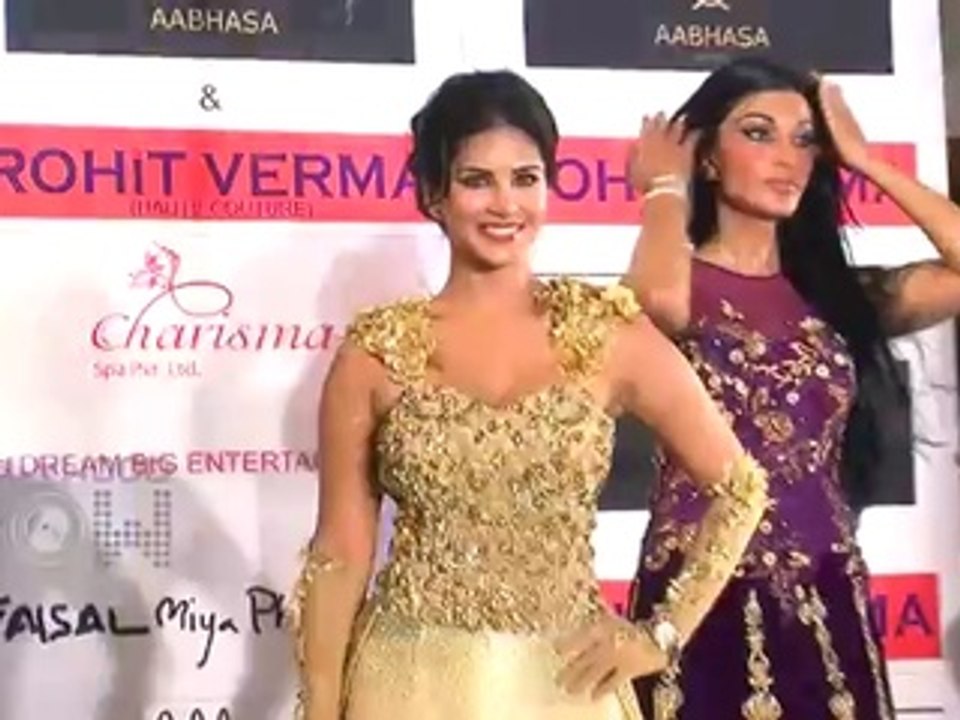 Sunny Leone in a Sexy Desi Avatar