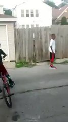 Acayip Ayarlı Şamar Atan Çikolata Renkli Kardeşimiz