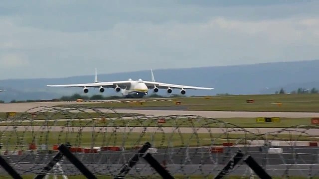 Antonov An - 225 - Самый большой транспортник в мире (Взлет и посадка)