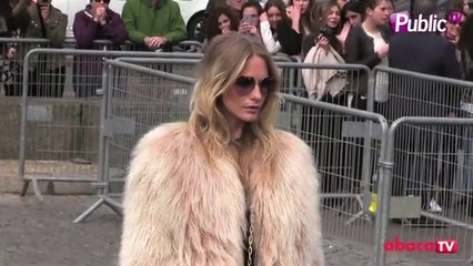 Exclu Vidéo : Poppy Delevingne : arrivée en mode babacool au défilé Miu Miu !