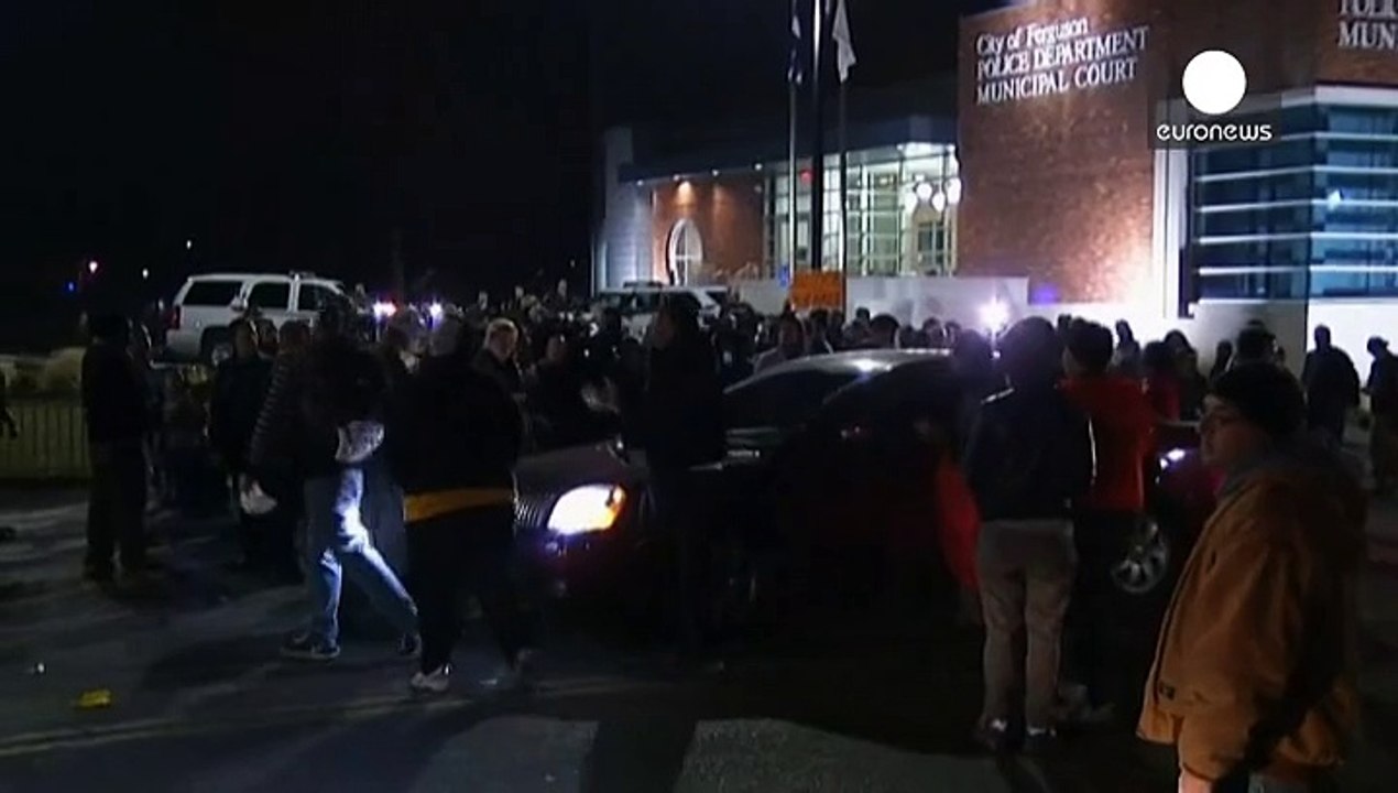 Ferguson: Neue Proteste und Fahndung nach Tätern