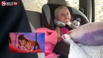 Çizgi film izlerken gözyaşlarına boğulan küçük kız