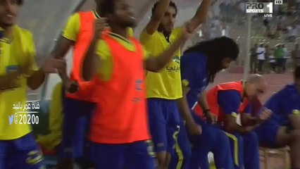 فرحه ( لاعبيين النصر ) في دكه البدلاء بعد هدف فابيان في الوحده