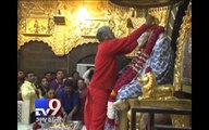 Devotee donates gold crown to Shri Saibaba Trust - Tv9 Gujarati