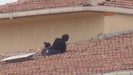 Silopi Okul Çatısına Çıkan 2 Kız Öğrenci, Korkuttu