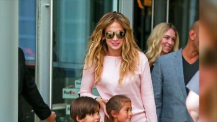 Jennifer Lopez limits kids' gadgets