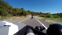Grosse frayeur en moto dans un virage