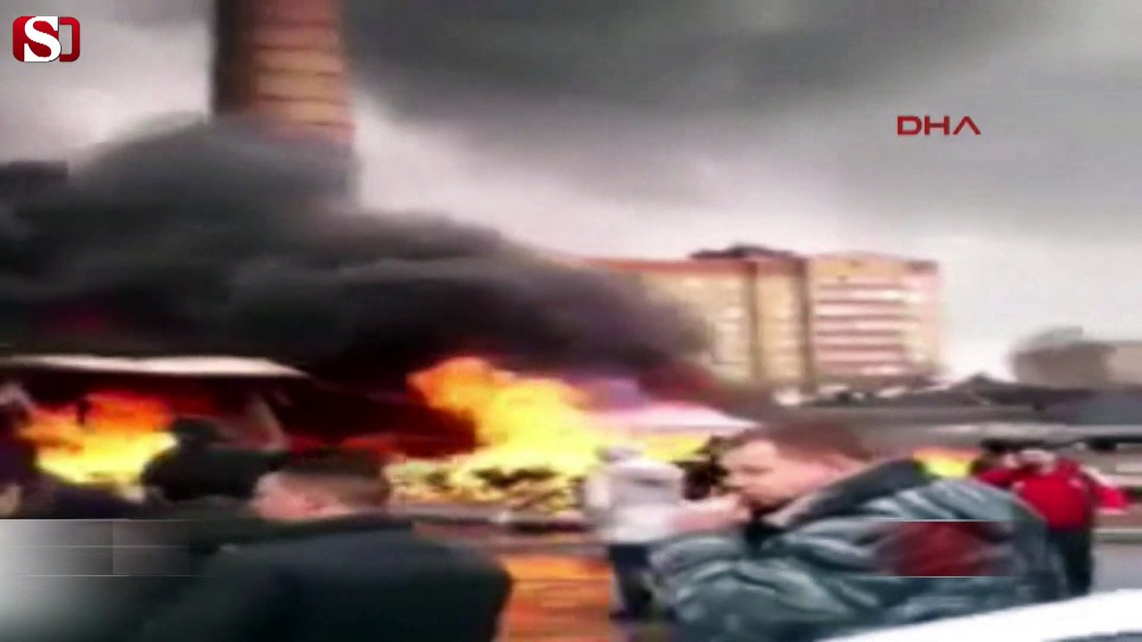 Rusya'da alışveriş merkezi alev alev yandı