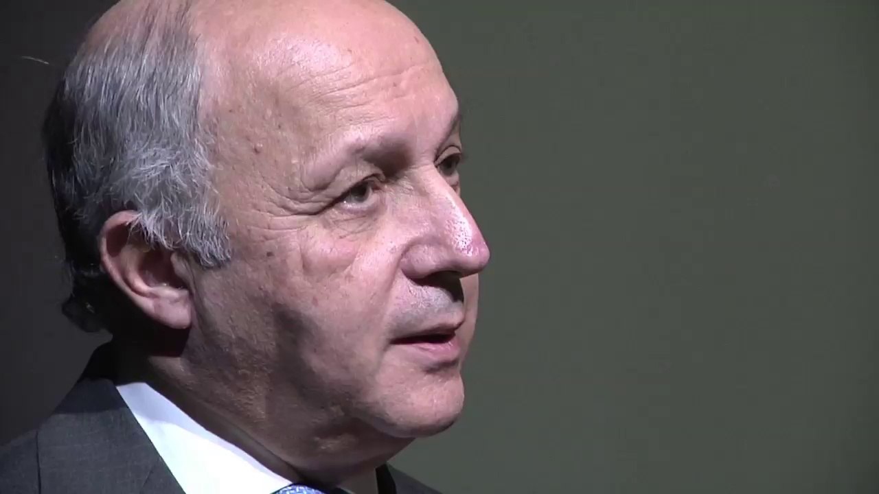 Pourquoi Fabius s'occupe-t-il du Tourisme ?