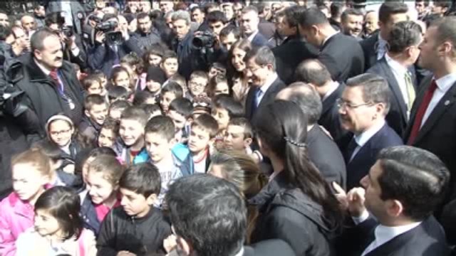 Davutoğlu, Cuma Namazını Hacı Bayram-ı Veli Camii'nde Kıldı (2)