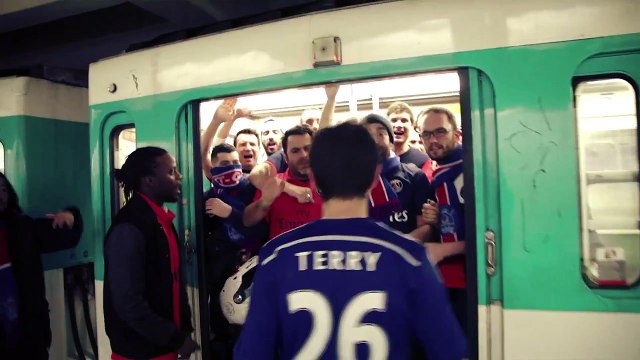 Des supporters du PSG parodient l’incident raciste du métro