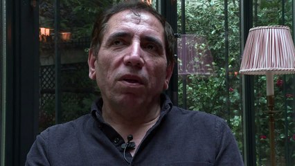 Makhmalbaf, cinéaste iranien exilé, parle cinéma et politique