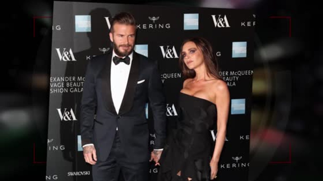 Victoria und David Beckham und andere Promis der Modebrache waren bei der Alexander McQueen Gala