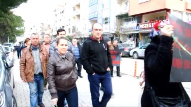 Manisa Facianın Adresi Soma'da Aileler Ölenleri Karanfillerle Andı