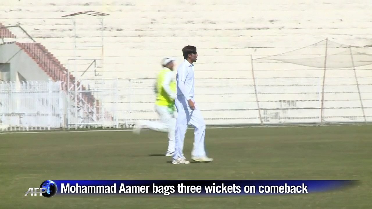Pakistan's Aamer bags three wickets on cricket comeback