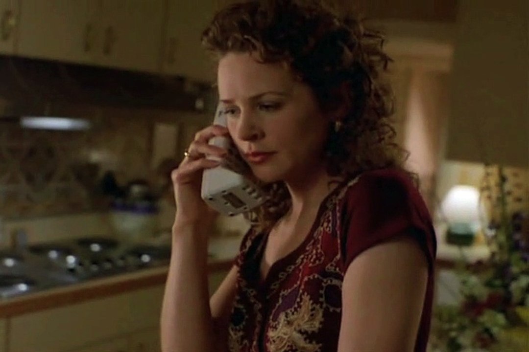 Melissa McBride Scenes - Profiler 1x01