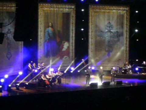 Les prêtres au ZENITH de Limoges (87)