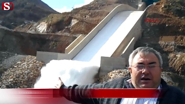 Baraj kapakları açıldı, 3 mahalle sular altında kaldı