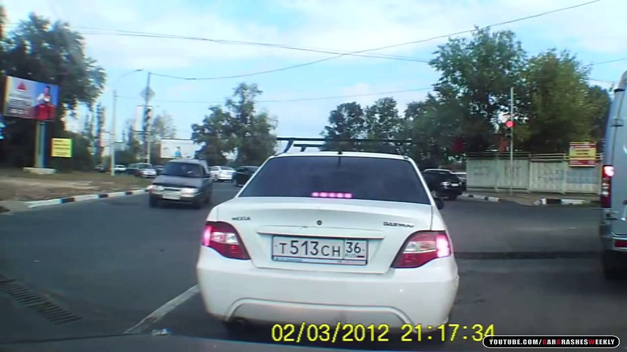 Car Crash Compilation   August 2014   Car Crashes Weekly 18