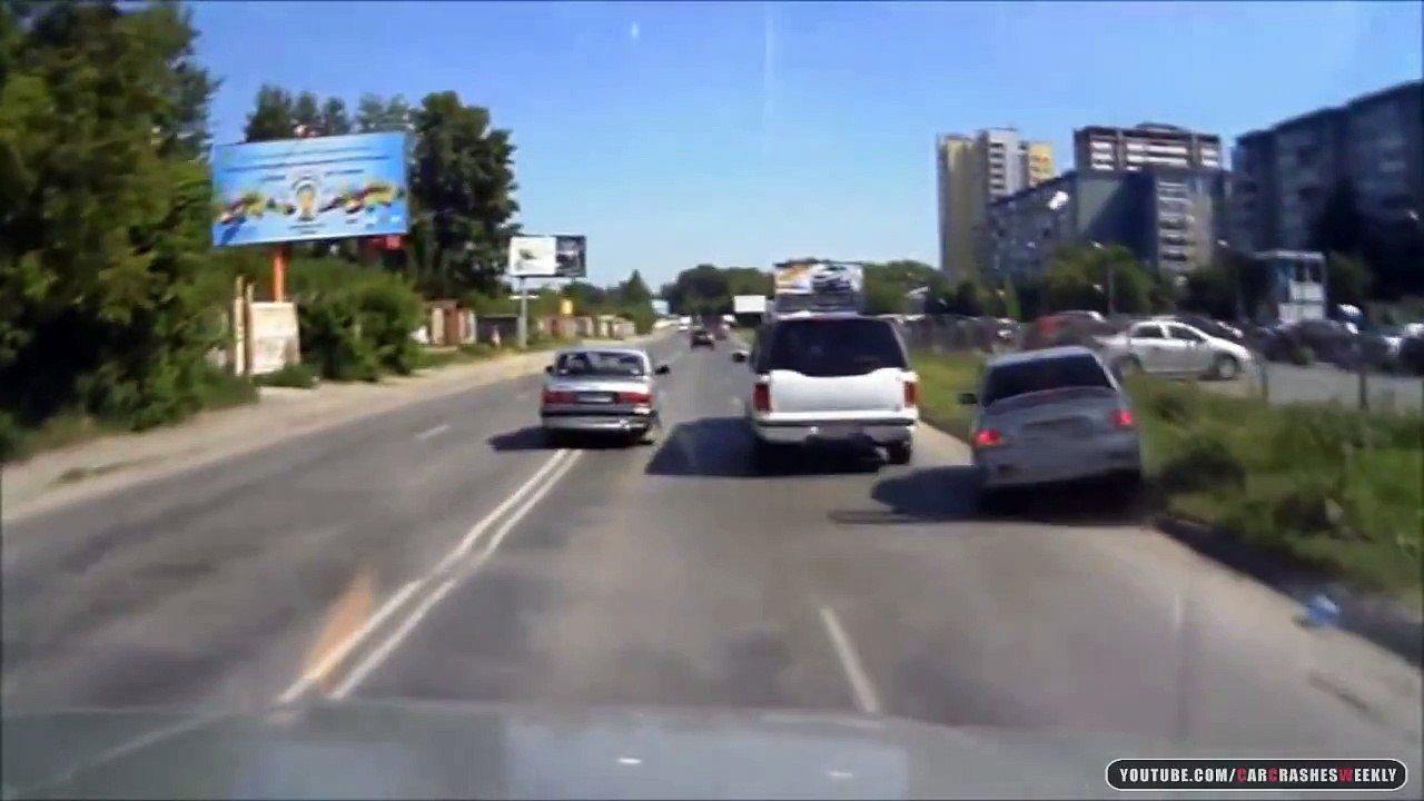 Car Crash Compilation   July 2014   Car Crashes Weekly 15