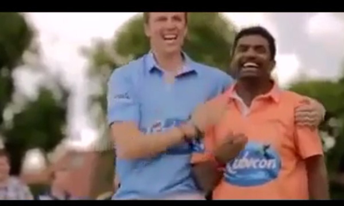 Muttiah Muralitharan vs Graham Swann Coin hitting Challenge!