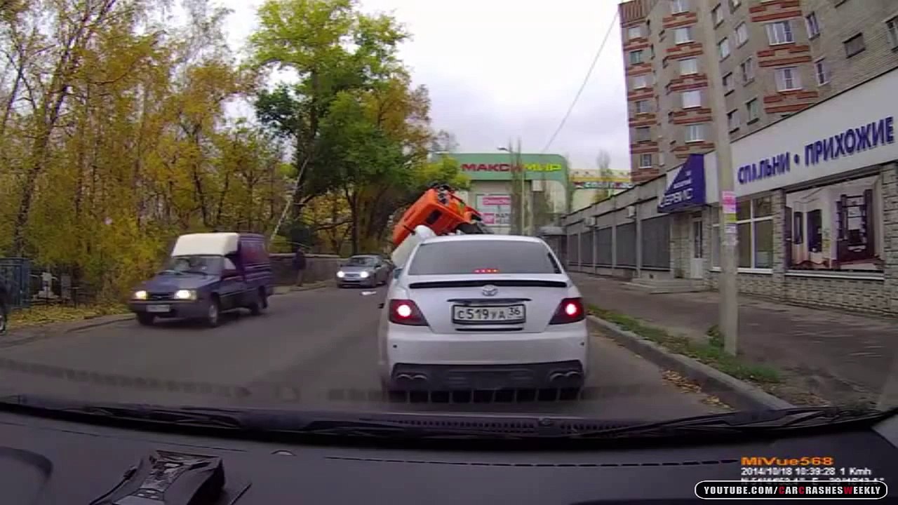 Car Crash Compilation October 2014   Car Crashes Weekly 29