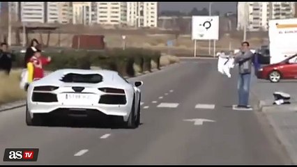 Cristiano Roaldo came at Real Madrid's training in his new Lamborghini Aventador