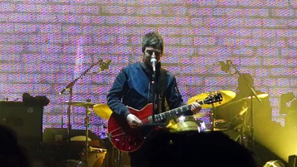 Noel Gallagher's High Flying Birds - Do The Damage